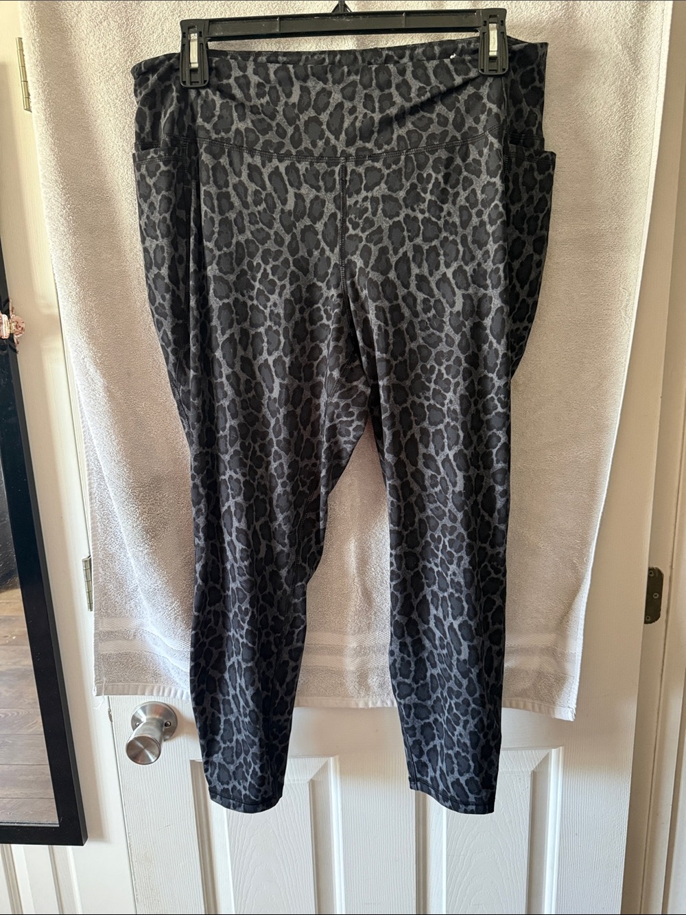 Livi Active Black & Gray Leopard Print High-Rise Leggings